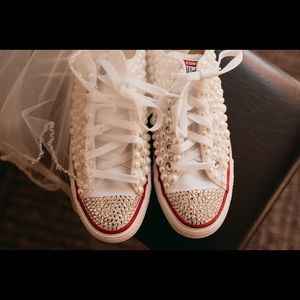 Pearl studded converse bride sneakers size 7.5
